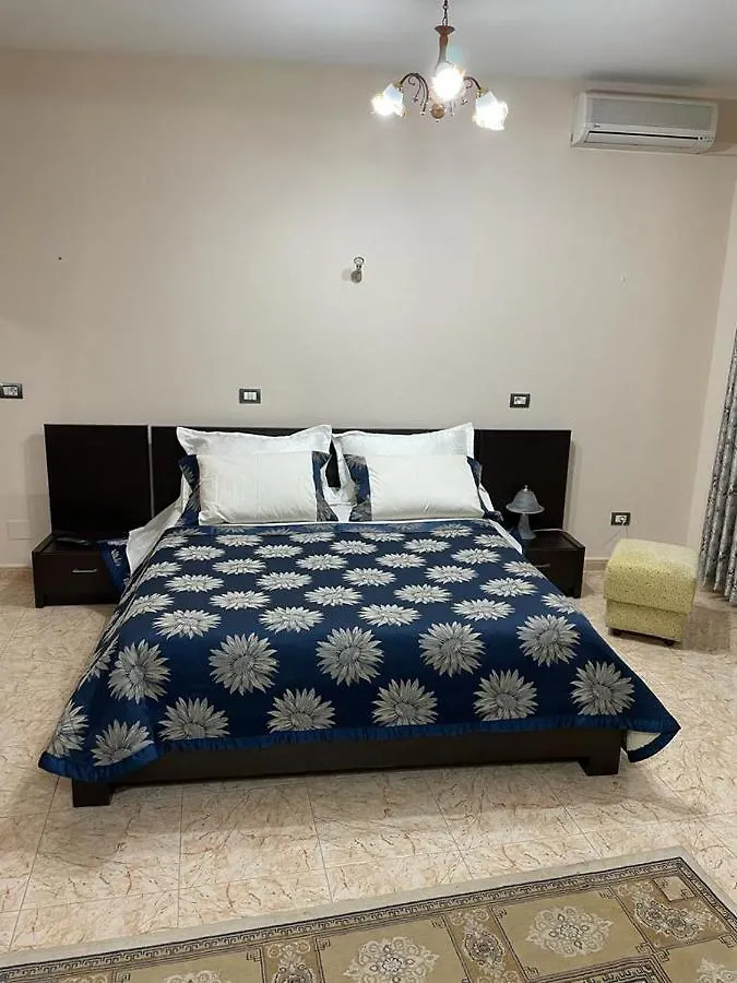 Maison Centre Shkoder 0*,